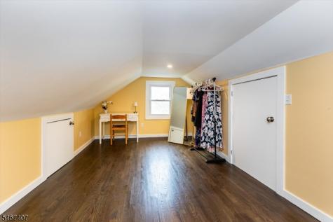 64 Chestnut Road Verona NJ 07044