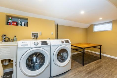 64 Chestnut Road Verona NJ 07044