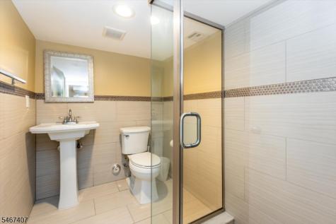 64 Chestnut Road Verona NJ 07044