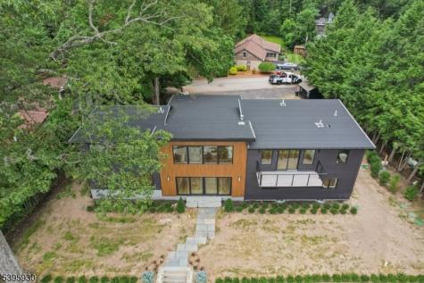 12 Rocky Point Road West Milford NJ 07421
