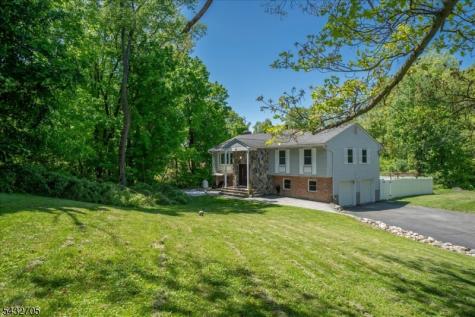 14 Lounsberry Hollow Road Vernon NJ 07461