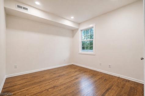 217 E Clay Avenue Roselle Park NJ 07204