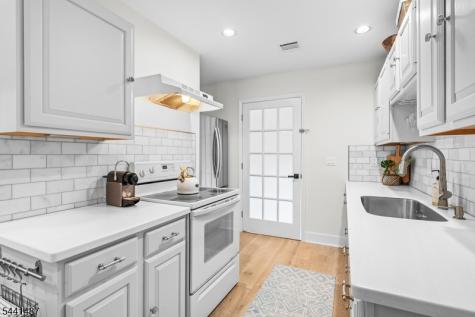 6 White Tail Court Hardyston NJ 07460