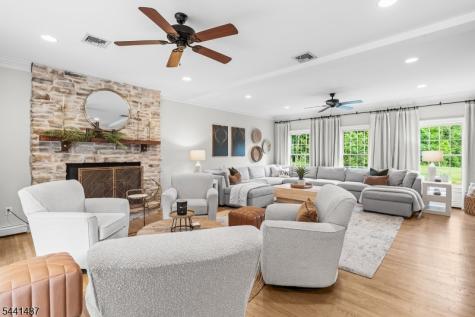 6 White Tail Court Hardyston NJ 07460