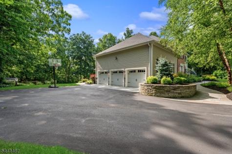 6 White Tail Court Hardyston NJ 07460