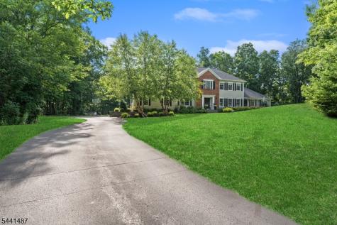 6 White Tail Court Hardyston NJ 07460