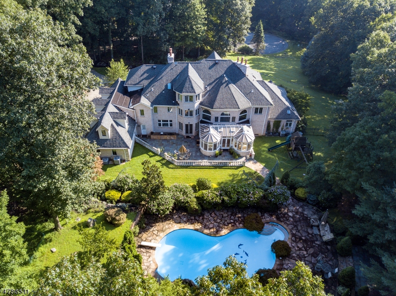 5 Queens Court Mendham NJ 07960