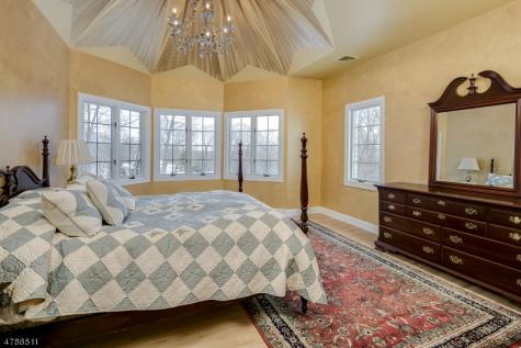5 Queens Court Mendham NJ 07960