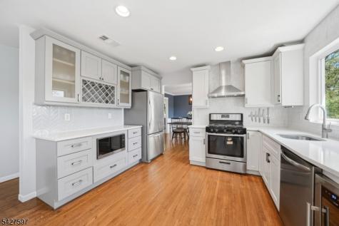 32 Bonnell Lane Randolph NJ 07869