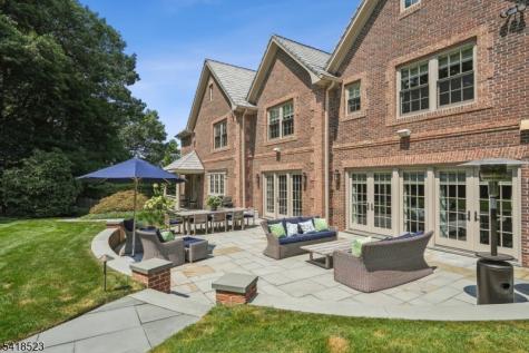 30 Robert Drive Millburn NJ 07078