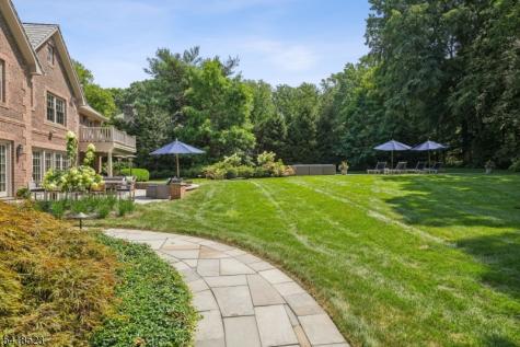 30 Robert Drive Millburn NJ 07078