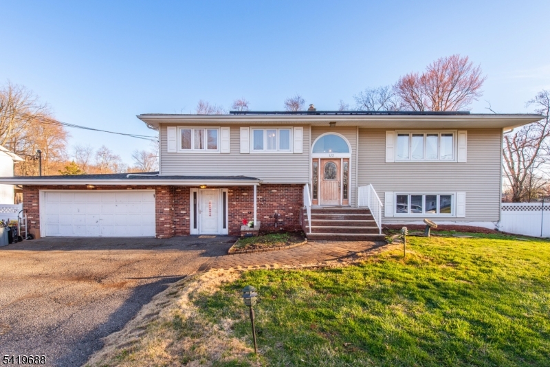 127 Horseneck Road Fairfield NJ 07004