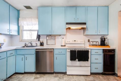 127 Horseneck Road Fairfield NJ 07004