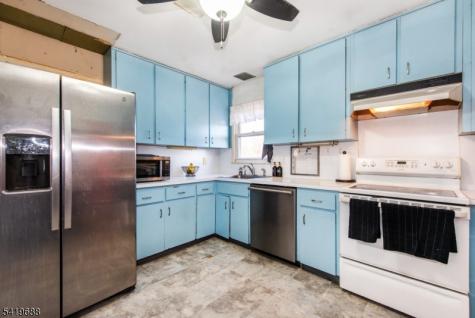 127 Horseneck Road Fairfield NJ 07004