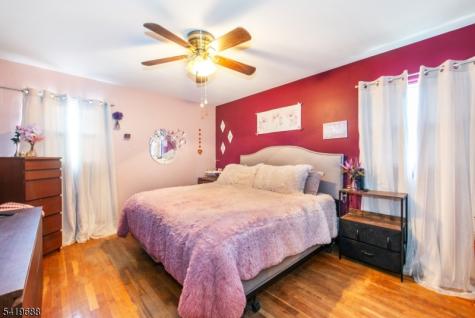 127 Horseneck Road Fairfield NJ 07004