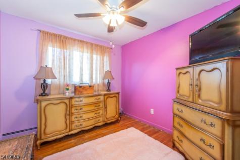 127 Horseneck Road Fairfield NJ 07004