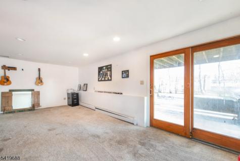 127 Horseneck Road Fairfield NJ 07004