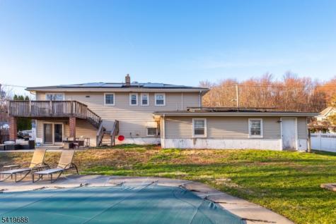 127 Horseneck Road Fairfield NJ 07004