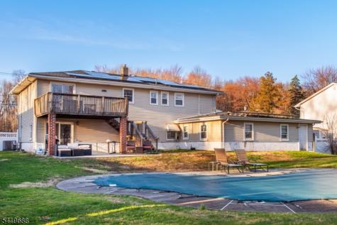 127 Horseneck Road Fairfield NJ 07004