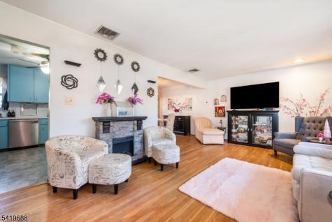 127 Horseneck Road Fairfield NJ 07004
