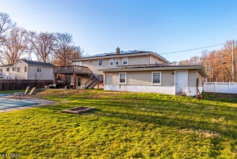 127 Horseneck Road Fairfield NJ 07004