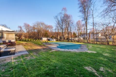 127 Horseneck Road Fairfield NJ 07004