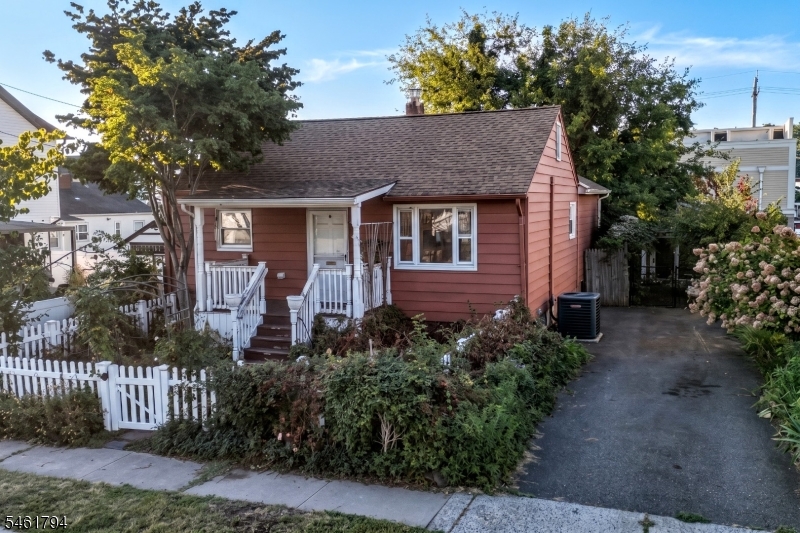 6 Roosevelt Avenue Totowa NJ 07512