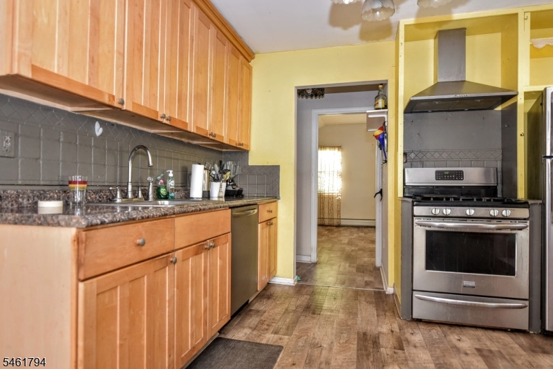 6 Roosevelt Avenue Totowa NJ 07512
