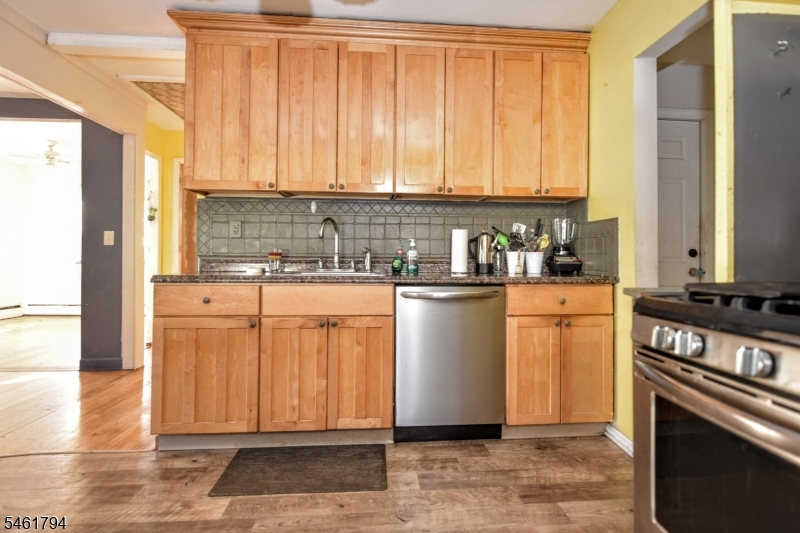 6 Roosevelt Avenue Totowa NJ 07512