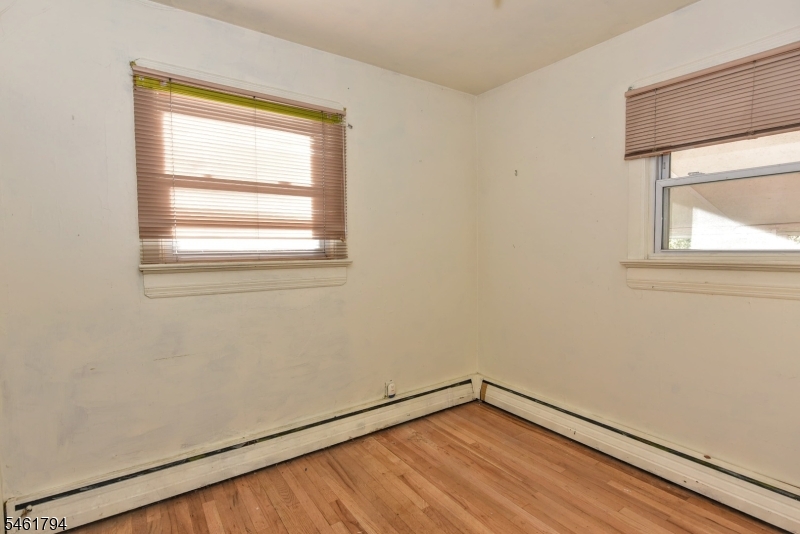 6 Roosevelt Avenue Totowa NJ 07512