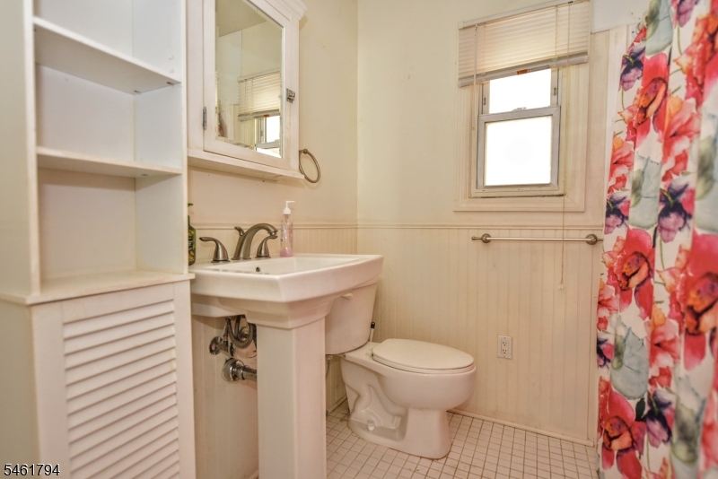 6 Roosevelt Avenue Totowa NJ 07512