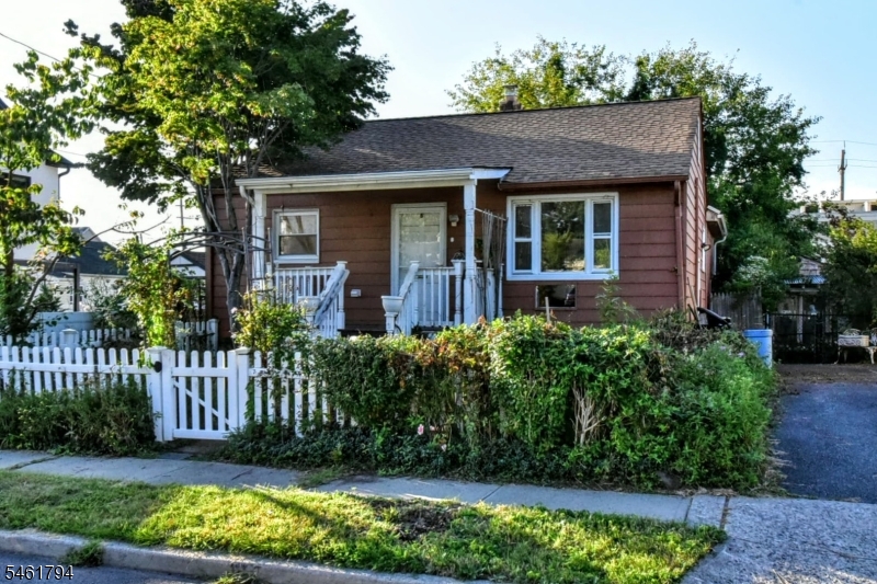 6 Roosevelt Avenue Totowa NJ 07512
