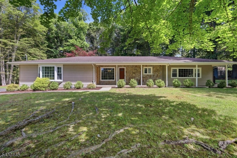 261 Eyland Avenue Roxbury NJ 07876