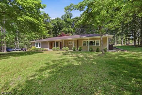 261 Eyland Avenue Roxbury NJ 07876
