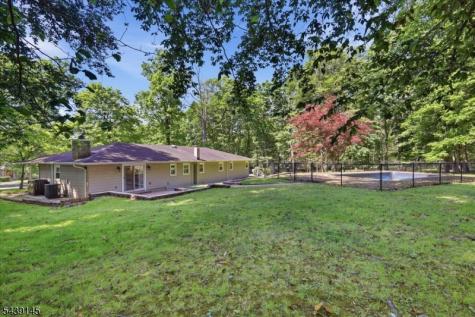 261 Eyland Avenue Roxbury NJ 07876