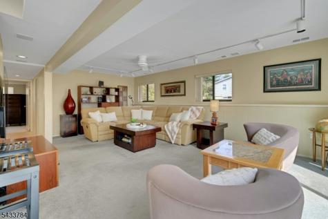6 Lynnfield Drive Morris NJ 07960