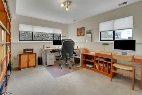 6 Lynnfield Drive Morris NJ 07960