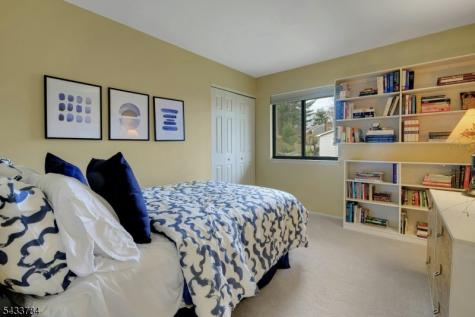 6 Lynnfield Drive Morris NJ 07960