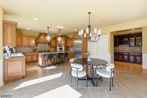 2 Michele Crossing Raritan NJ 08822