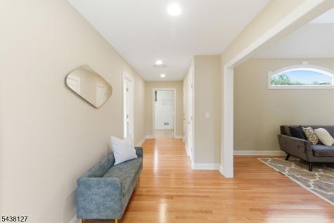 2 Michele Crossing Raritan NJ 08822