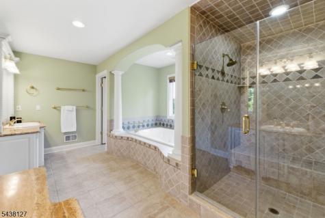 2 Michele Crossing Raritan NJ 08822