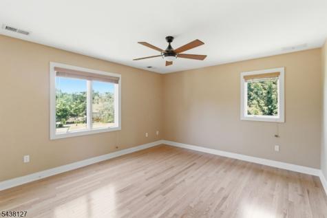 2 Michele Crossing Raritan NJ 08822