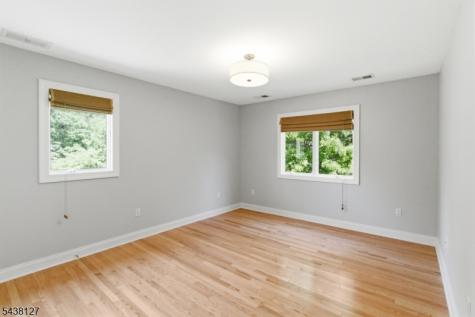 2 Michele Crossing Raritan NJ 08822