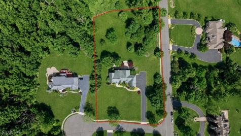 2 Michele Crossing Raritan NJ 08822