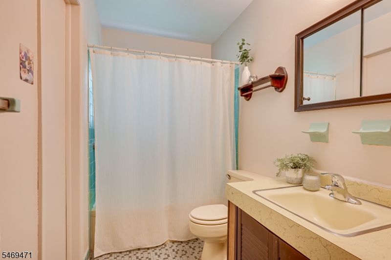 6 Sheffield Place Metuchen NJ 08840