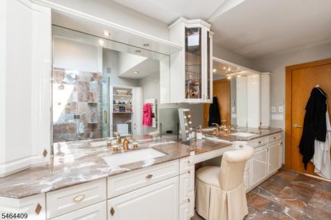 17 Chesterfield Drive Warren NJ 07059