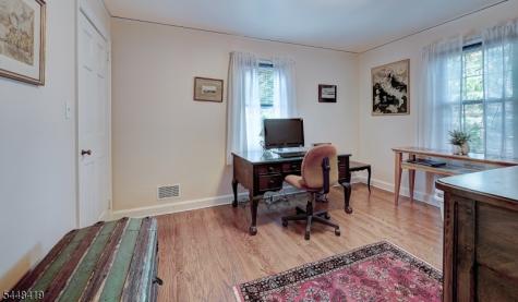 5 Birdseye Glen Verona NJ 07044