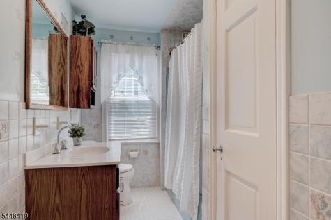 5 Birdseye Glen Verona NJ 07044