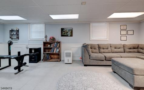 5 Birdseye Glen Verona NJ 07044