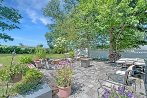 5 Birdseye Glen Verona NJ 07044